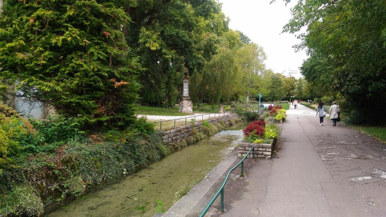 Gastronomie Jardin Apartment Dijon Bagian luar foto
